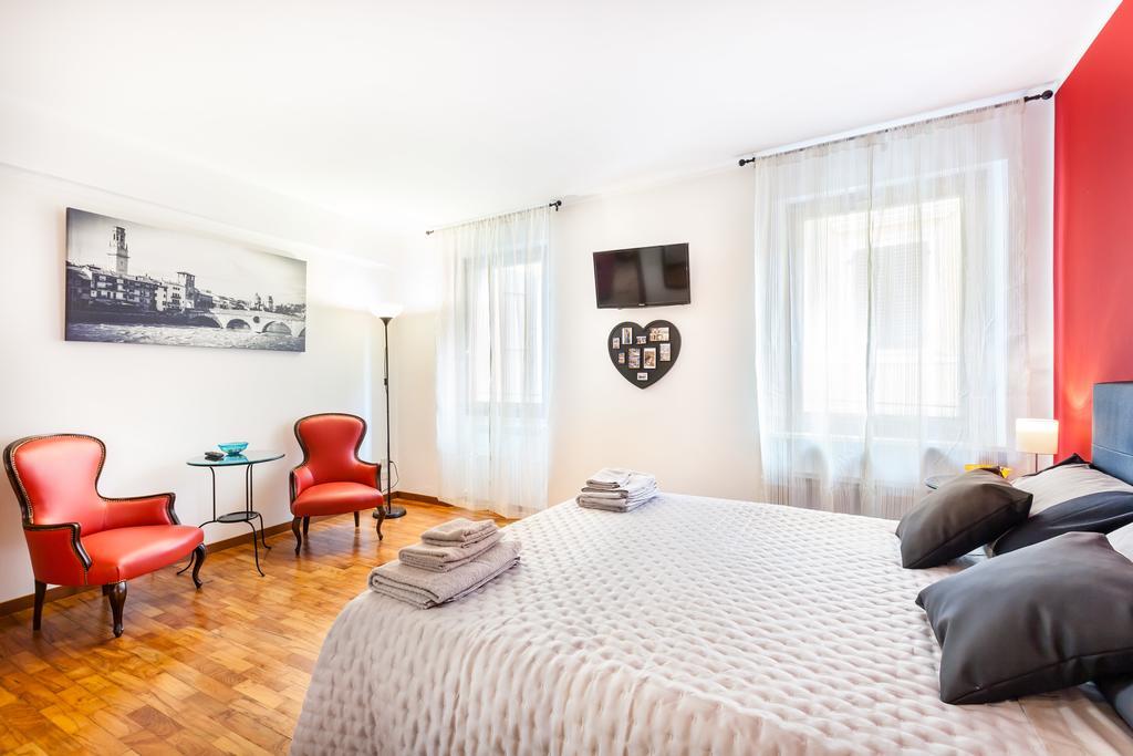 Suite Al Vecchio Castello เวโรนา ภายนอก รูปภาพ