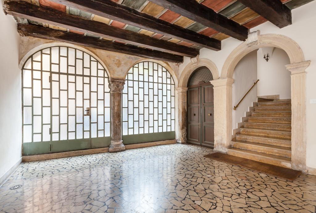 Suite Al Vecchio Castello เวโรนา ภายนอก รูปภาพ