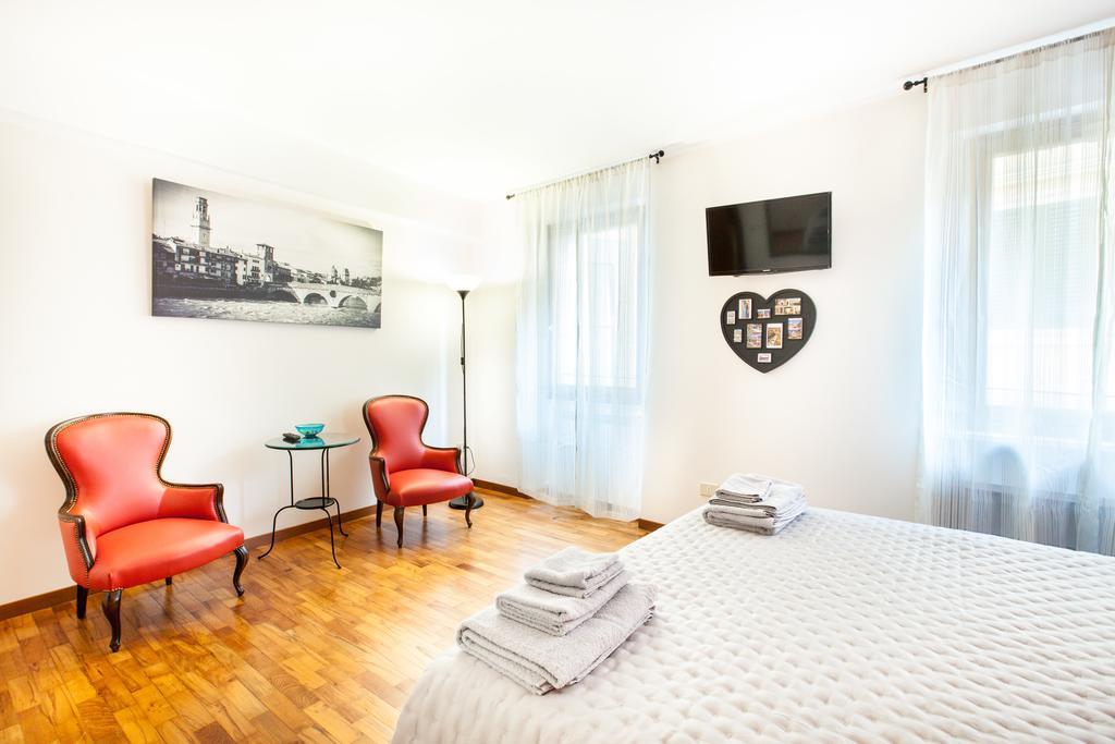 Suite Al Vecchio Castello เวโรนา ภายนอก รูปภาพ